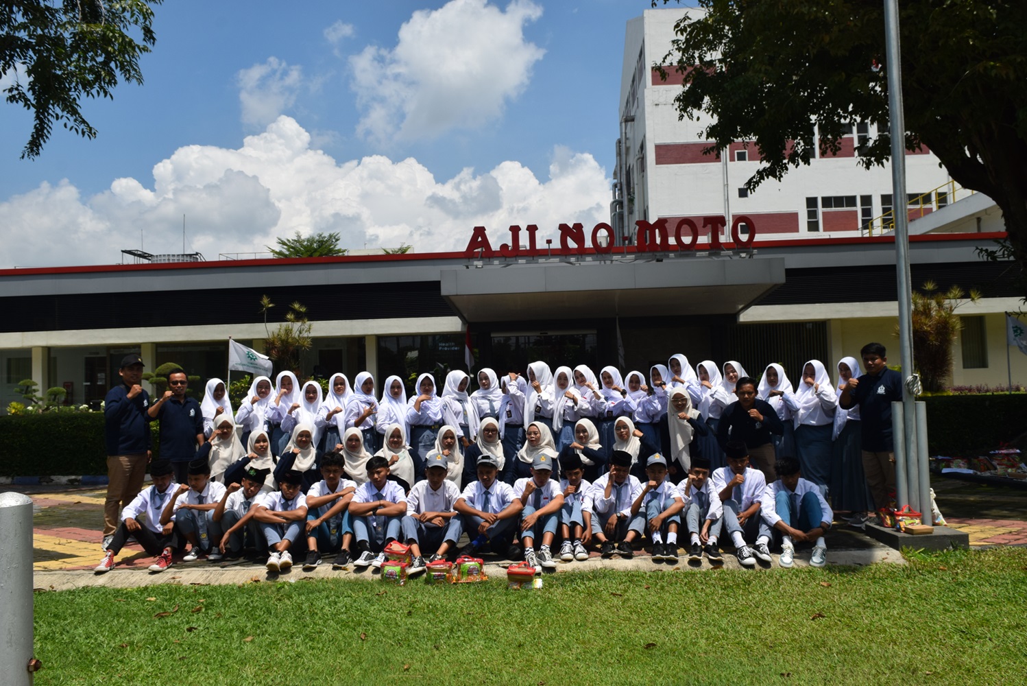 Gambar Kunjungan Industri Siswa-Siswi SMK Raudlatul Ulum Suren ke PT Ajinomoto Mojokerto